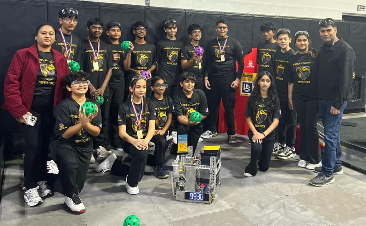 Robo-Knights 9930 Team